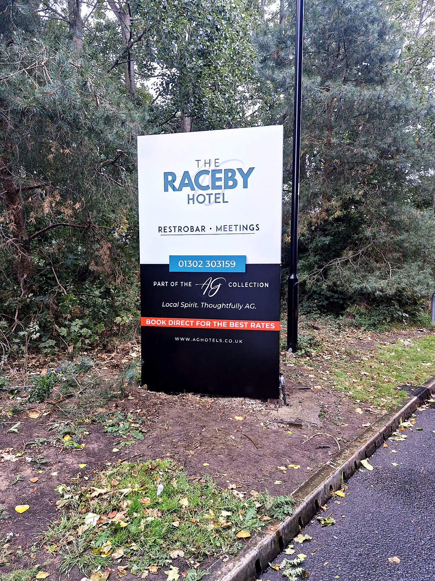 The Raceby Hotel pylon sign